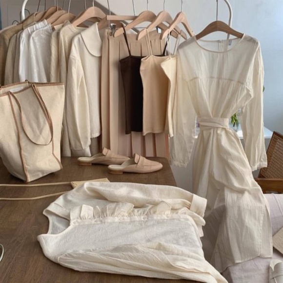 SOLD OUT ❌ CURATED STYLE BOX 📦 (6 PRODUCTS). - Picture 3 of 3